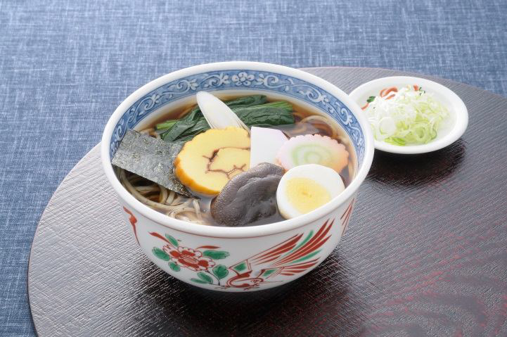 大人気「日替りそば（税込690円）」1日1品目を日替りでご提供いたします。